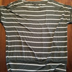 Cable & Gauge short sleeve top